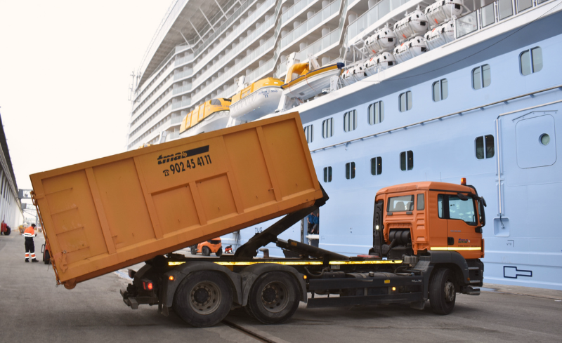Recogida de residuos MARPOL durante escala de crucero