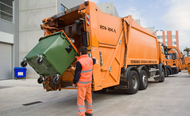 Servicio de recogida de residuos urbanos e industriales